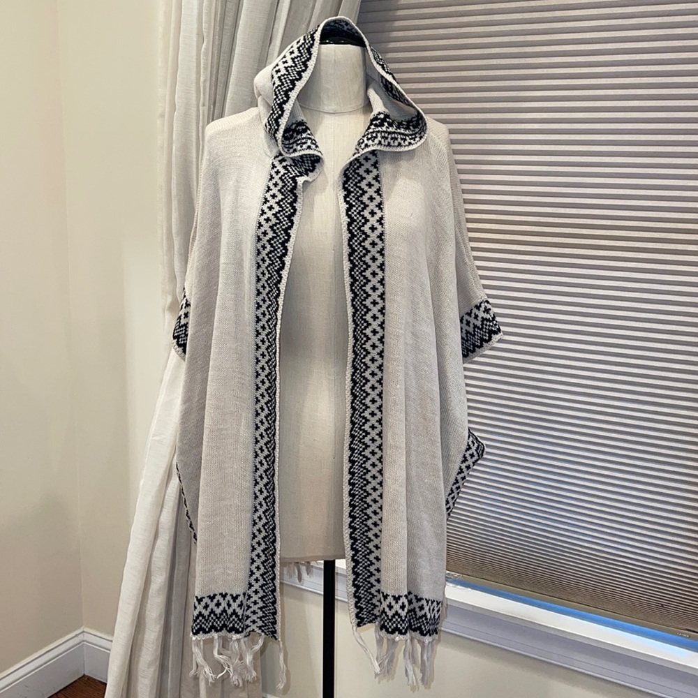 NWT Suzy Shier Hooded Fringe Open Front Kimono Cardigan